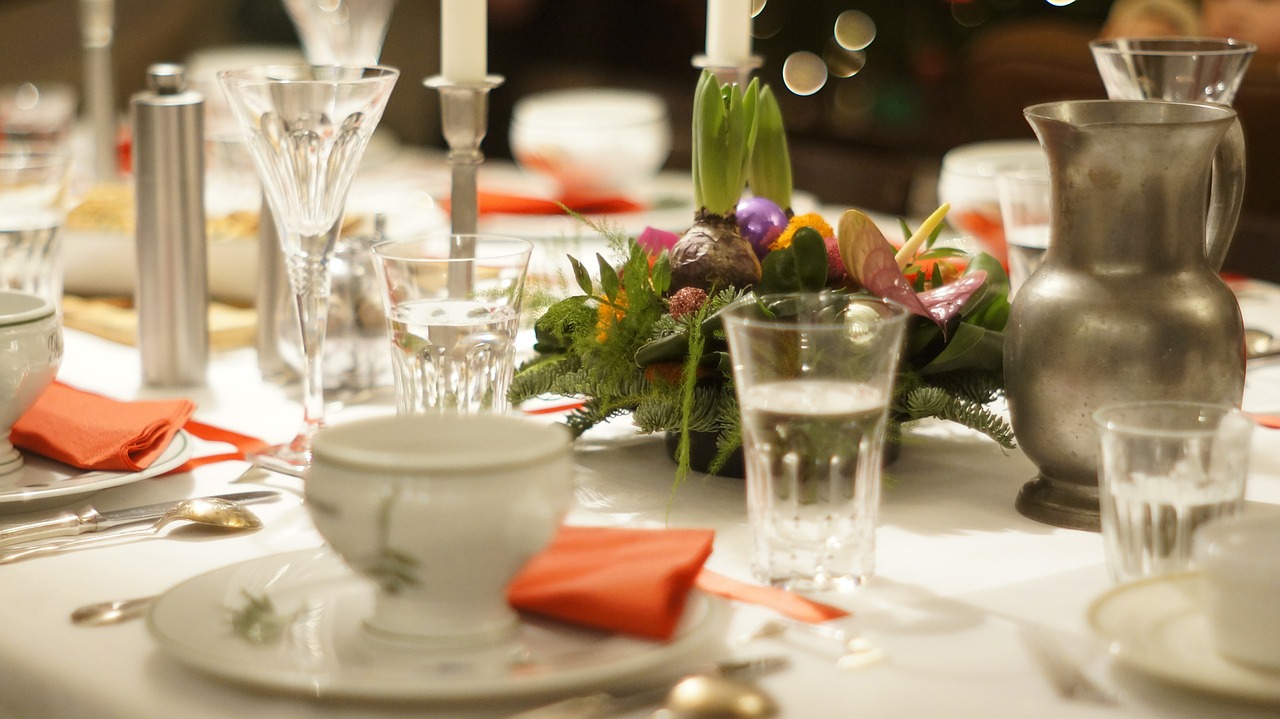 How to Avoid Overeating During the Holidays