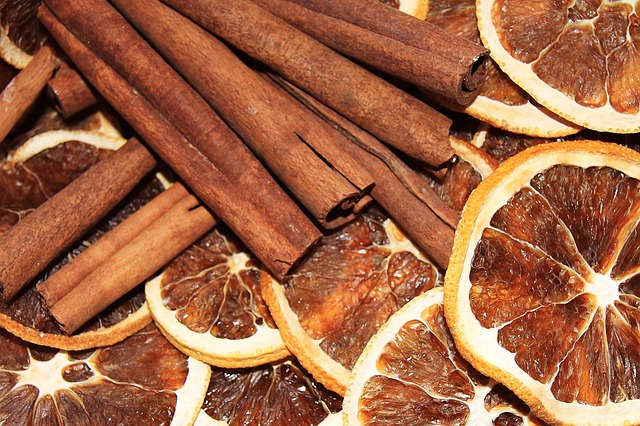 10 Simmer Pot Recipes to Make Your Home Smell Like Fall