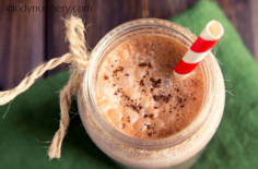 Clean & Healthy Vanilla Almond Smoothie